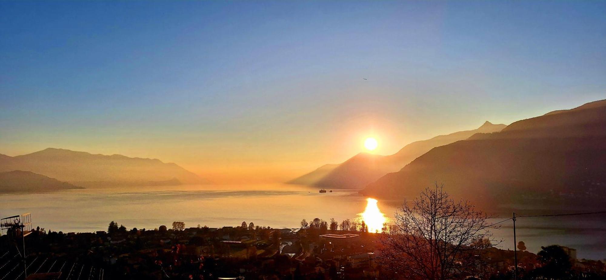 Sole & Lago-lake *