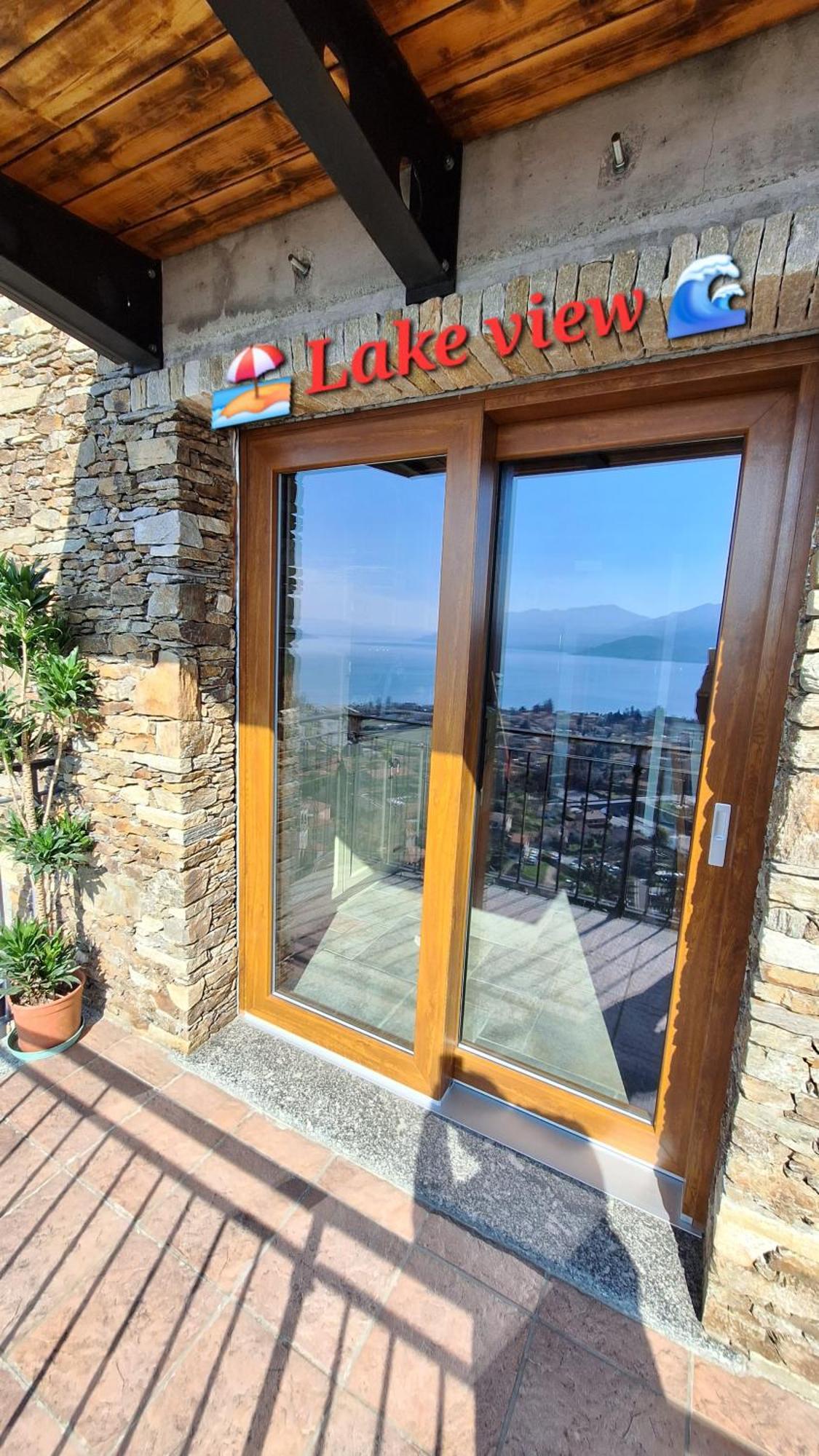Sole & Lago-lake Maccagno